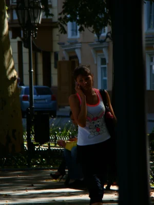 09-candid-big-breasted-women