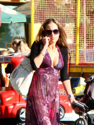 12-candid-big-breasted-women