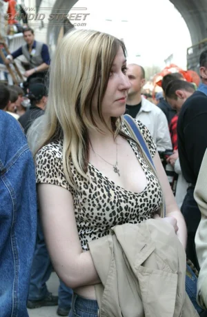 03-candid-camera-looking-for-a-tits