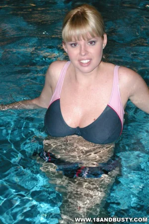 04-cute-chick-got-big-tits