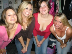 06-girlfriends-got-sexy-boobs