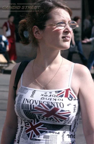 06-hey-there-are-some-candid-busty-girls