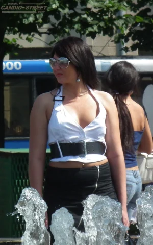 11-hot-candid-chick-got-sexy-tits