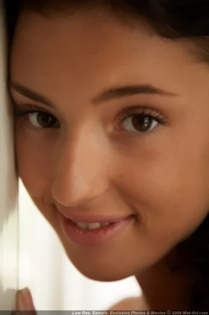 06-naked-babe-shows-her-boobs