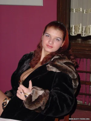 01-redhead-busty-chick