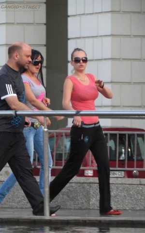 05-sweet-candid-boobs