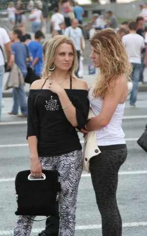 13-sweet-candid-boobs