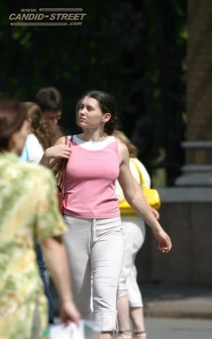 03-young-candid-chicks