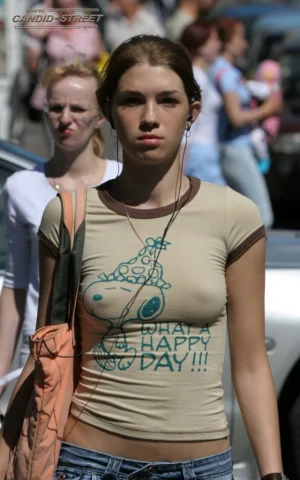 06-young-candid-chicks