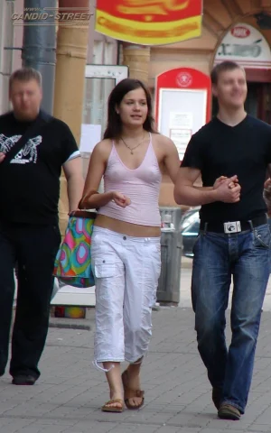 08-young-candid-chicks